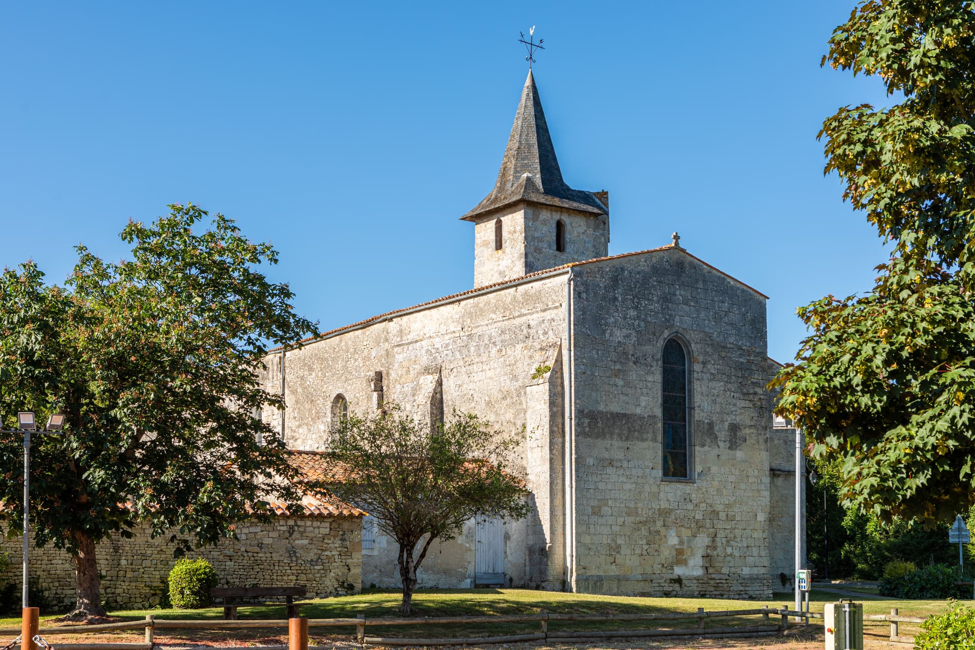 Eglise de Salles -sur- Mer