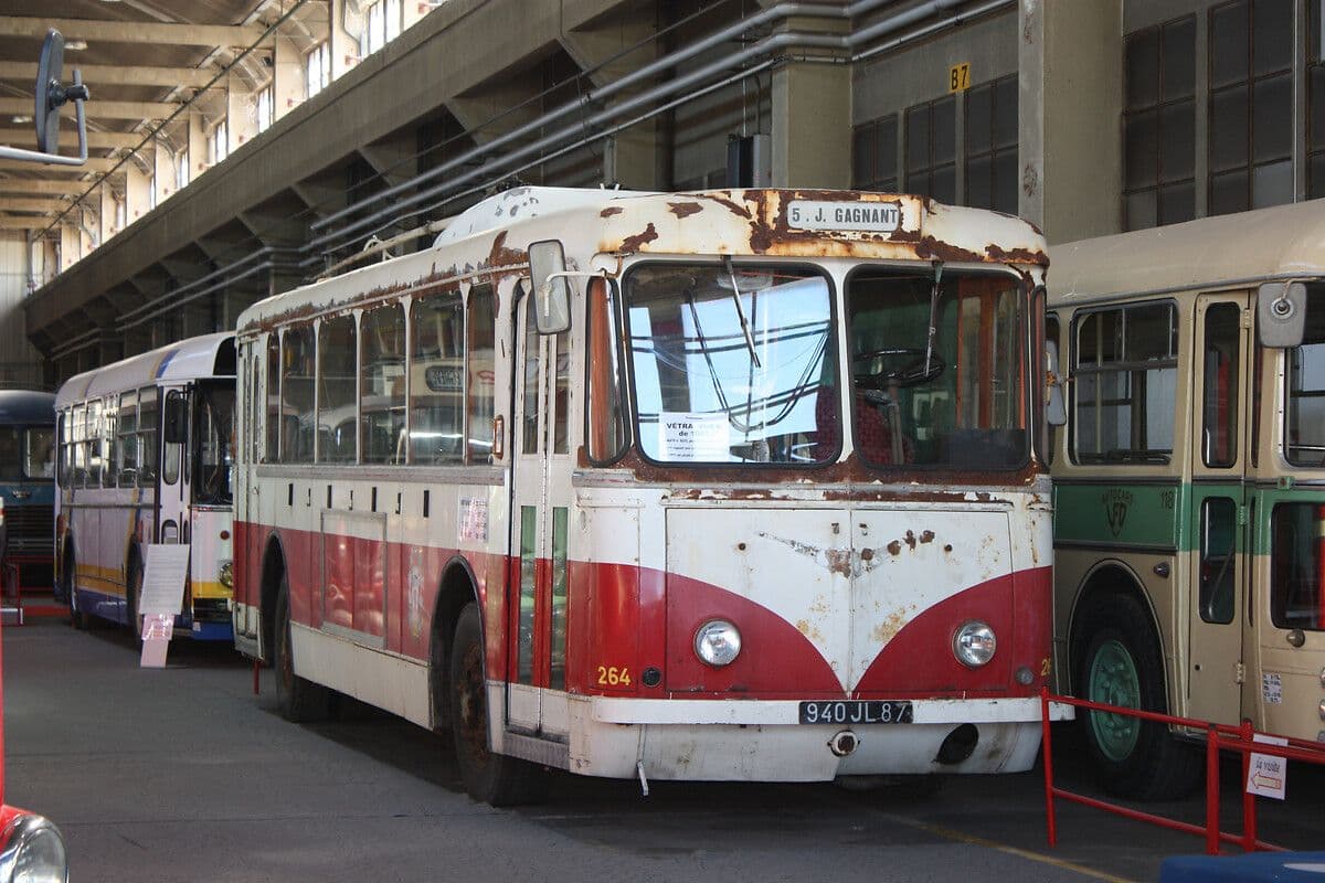 Restauration du trolleybus Vétra VBR-H